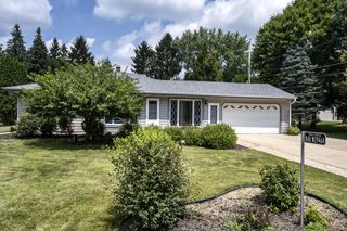 N68W29464 Hartling ROAD, Hartland, WI 53029