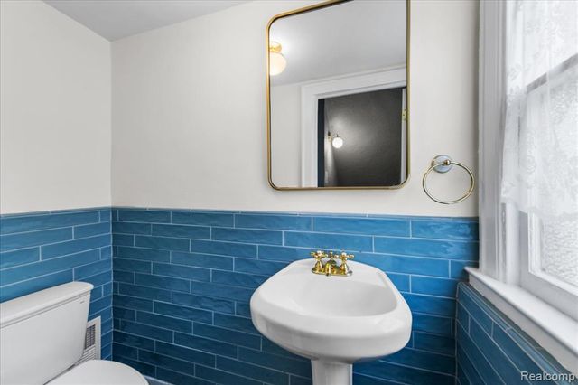 15323 Stahelin Avenue, Detroit, MI 48223