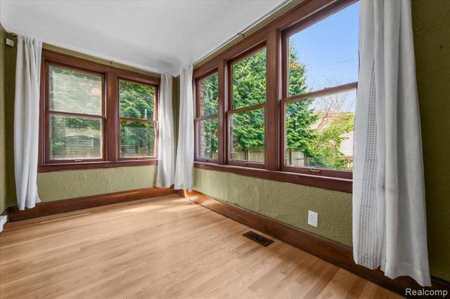 15323 Stahelin Avenue, Detroit, MI 48223