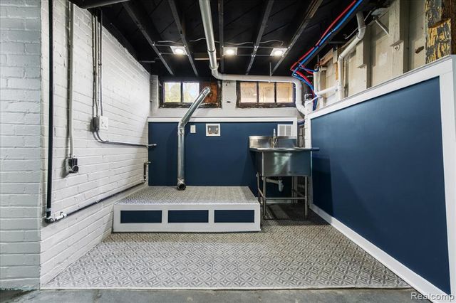 15323 Stahelin Avenue, Detroit, MI 48223