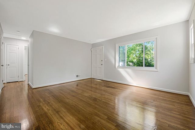 6929 HALLECK ST, District Heights, MD 20747