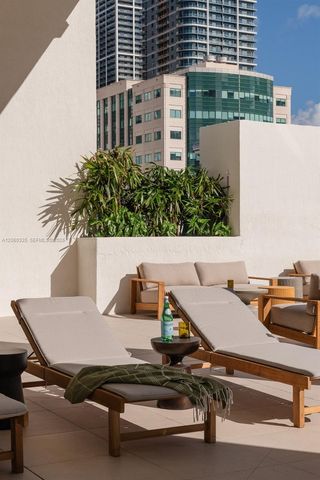 225 N Miami Ave 1810, Miami, FL 33128