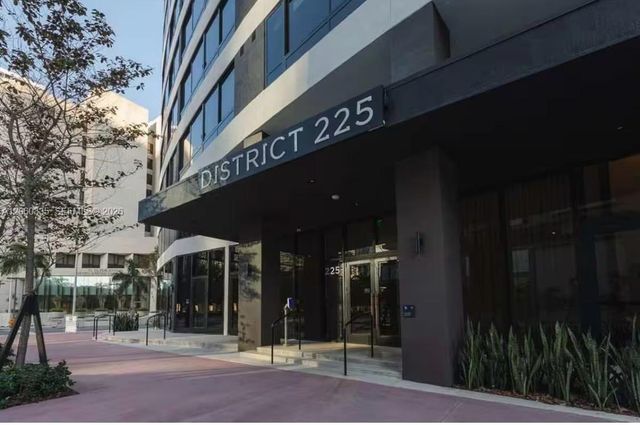 225 N Miami Ave 1810, Miami, FL 33128