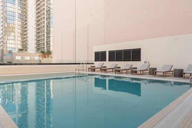 225 N Miami Ave 1810, Miami, FL 33128