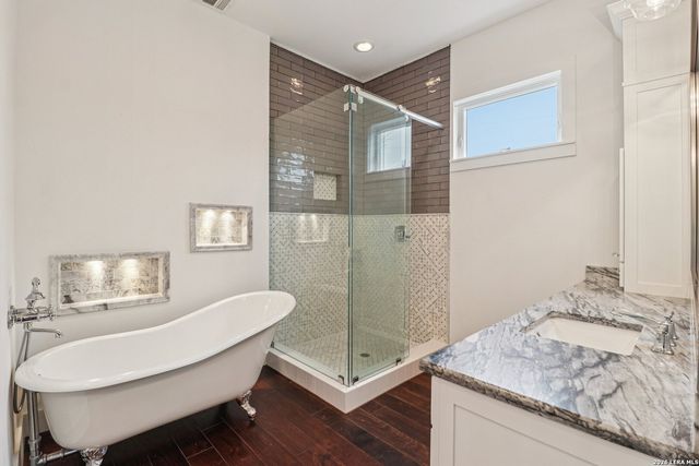 115 E Evergreen, Boerne, TX 78006