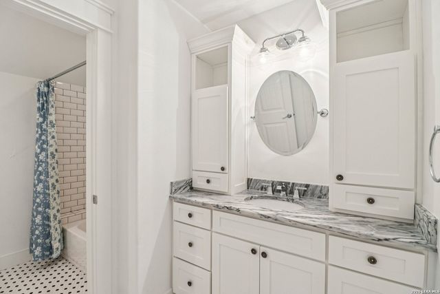 115 E Evergreen, Boerne, TX 78006