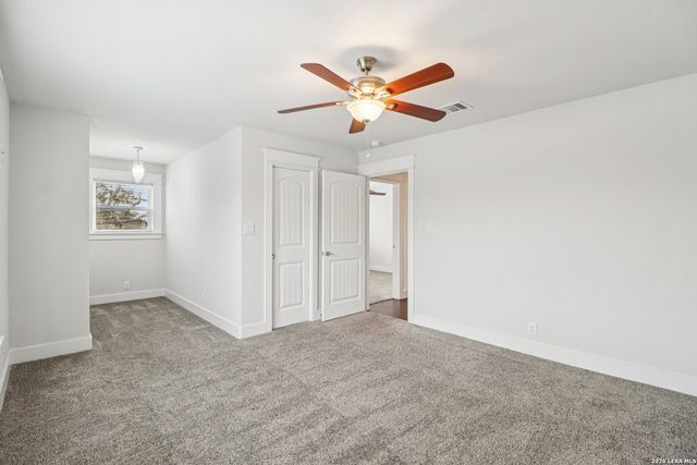 115 E Evergreen, Boerne, TX 78006