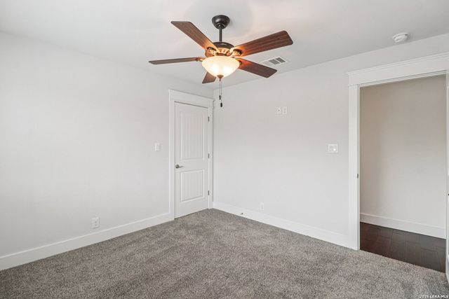 115 E Evergreen, Boerne, TX 78006