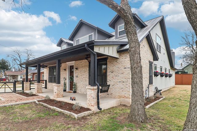 115 E Evergreen, Boerne, TX 78006