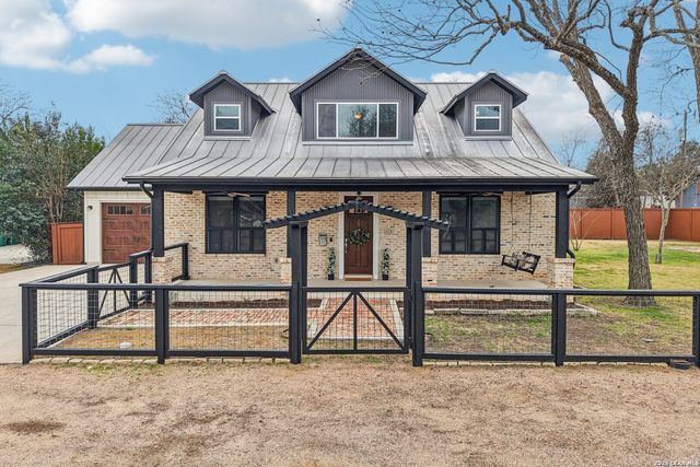 115 E Evergreen, Boerne, TX 78006