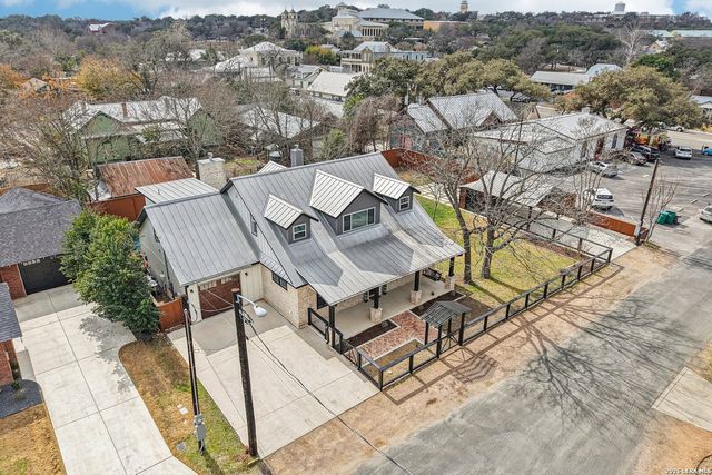 115 E Evergreen, Boerne, TX 78006