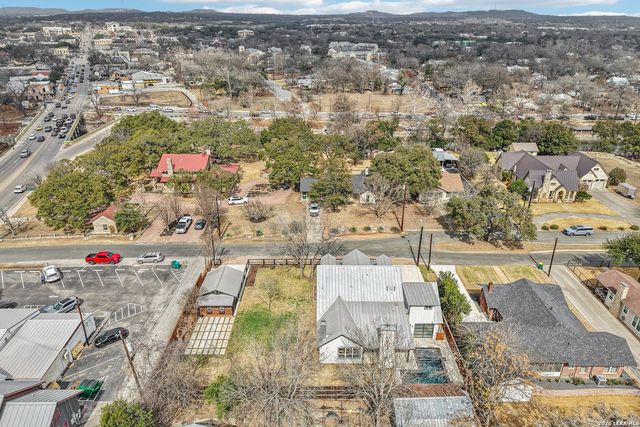 115 E Evergreen, Boerne, TX 78006