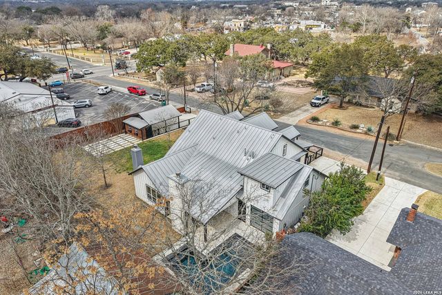 115 E Evergreen, Boerne, TX 78006