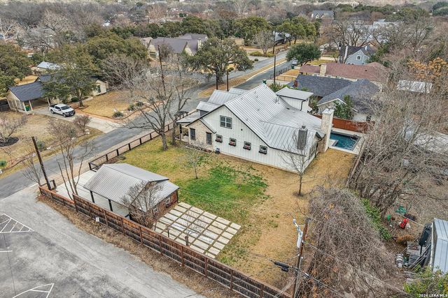 115 E Evergreen, Boerne, TX 78006