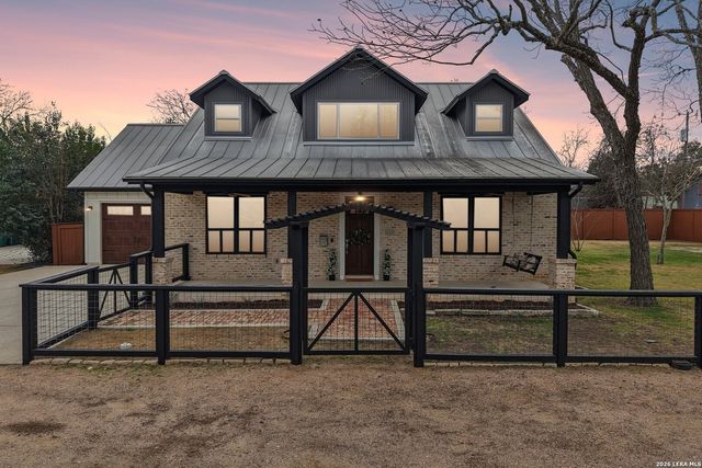 115 E Evergreen, Boerne, TX 78006