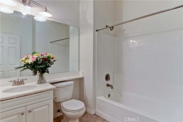 706 W First Street, Claremont, CA 91711