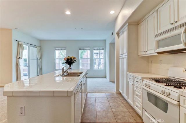 706 W First Street, Claremont, CA 91711