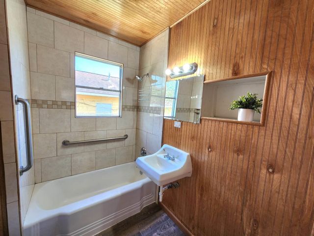 6903 Palestine Street, Houston, TX 77020