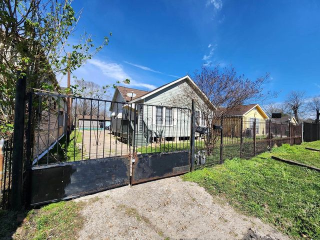 6903 Palestine Street, Houston, TX 77020