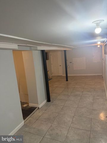 28 ELM ST, Trenton, NJ 08611