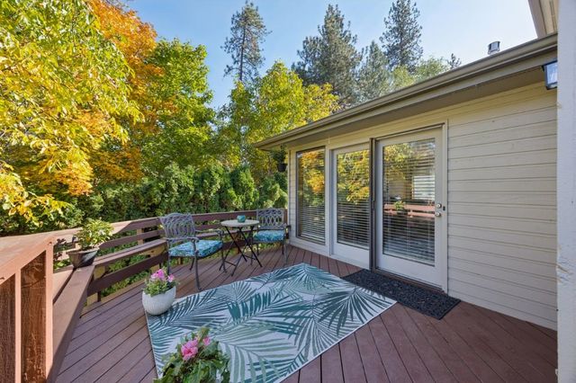 702 W Briar Cliff Ct, Spokane, WA 99218