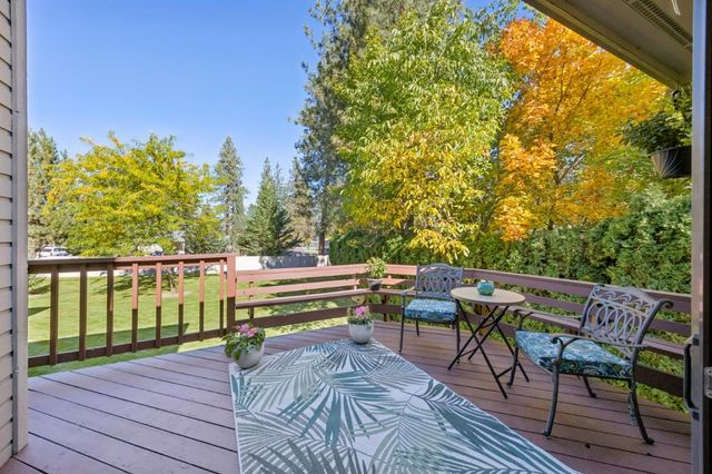 702 W Briar Cliff Ct, Spokane, WA 99218