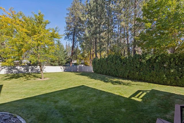 702 W Briar Cliff Ct, Spokane, WA 99218