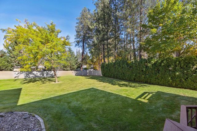 702 W Briar Cliff Ct, Spokane, WA 99218