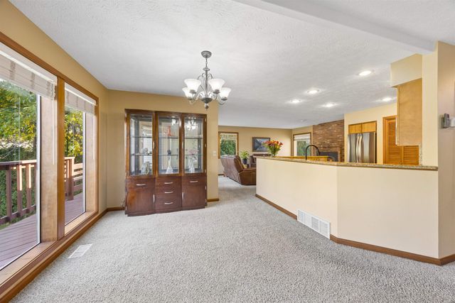 702 W Briar Cliff Ct, Spokane, WA 99218