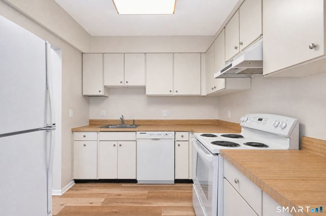 192 Ledge Drive 192, Torrington, CT 06790