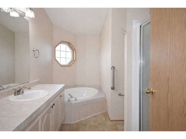 16500 Se 1ST St 19, Vancouver, WA 98684