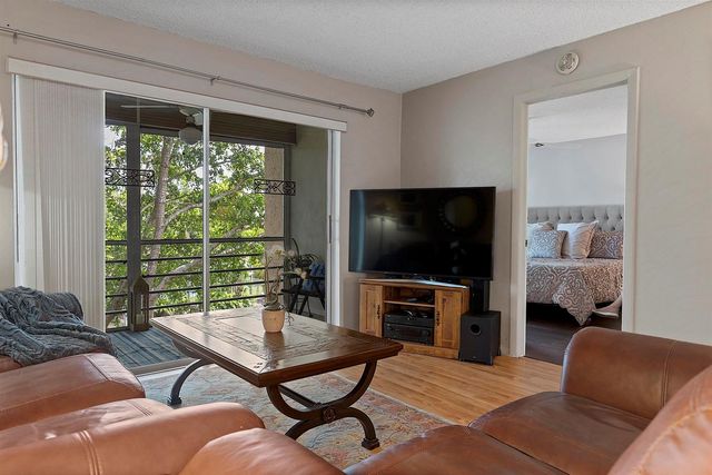 9370 Sunrise Lakes Boulevard 304, Sunrise, FL 33322
