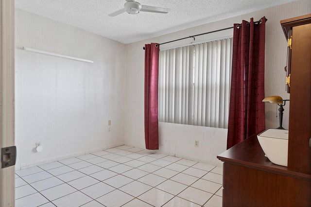 9370 Sunrise Lakes Boulevard 304, Sunrise, FL 33322