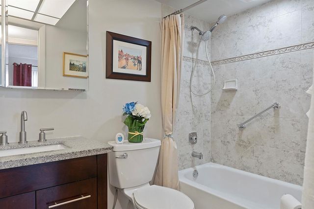 9370 Sunrise Lakes Boulevard 304, Sunrise, FL 33322