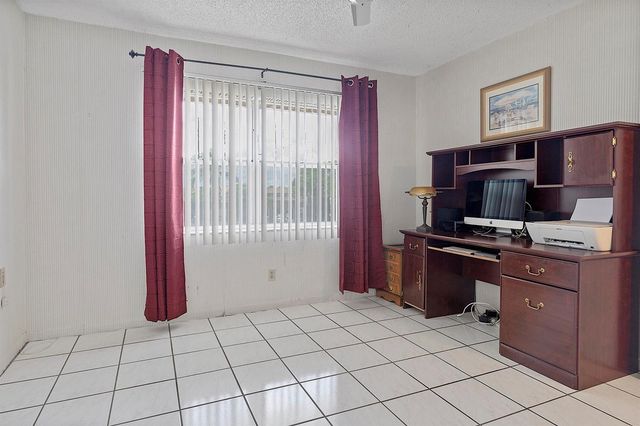 9370 Sunrise Lakes Boulevard 304, Sunrise, FL 33322