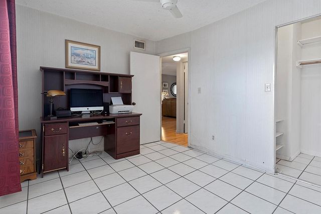 9370 Sunrise Lakes Boulevard 304, Sunrise, FL 33322