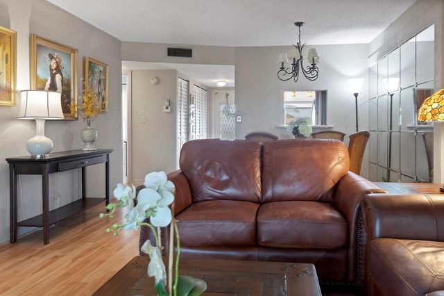 9370 Sunrise Lakes Boulevard 304, Sunrise, FL 33322