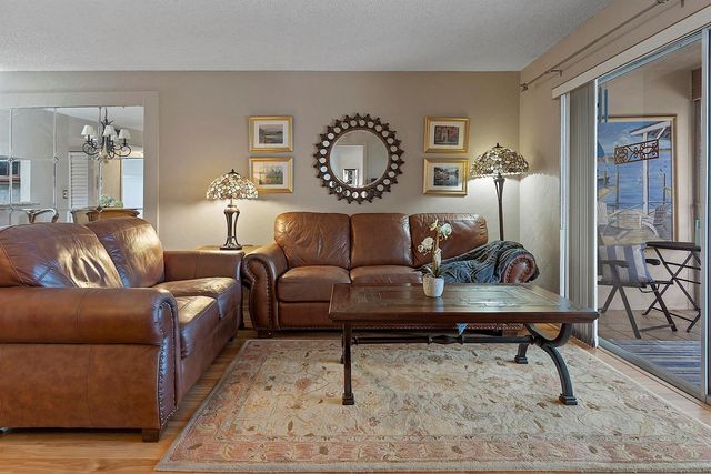 9370 Sunrise Lakes Boulevard 304, Sunrise, FL 33322