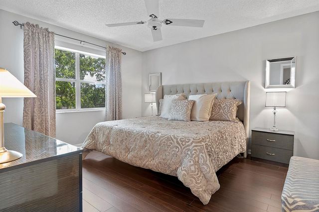 9370 Sunrise Lakes Boulevard 304, Sunrise, FL 33322