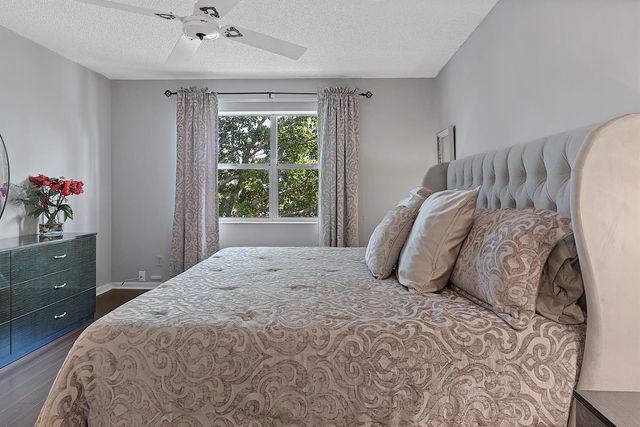 9370 Sunrise Lakes Boulevard 304, Sunrise, FL 33322