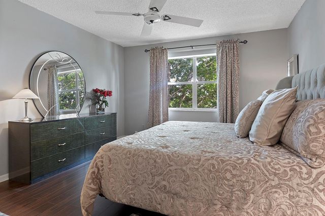 9370 Sunrise Lakes Boulevard 304, Sunrise, FL 33322