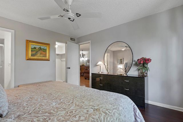 9370 Sunrise Lakes Boulevard 304, Sunrise, FL 33322