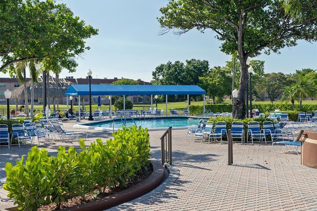 9370 Sunrise Lakes Boulevard 304, Sunrise, FL 33322