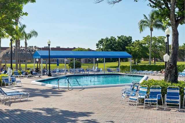 9370 Sunrise Lakes Boulevard 304, Sunrise, FL 33322