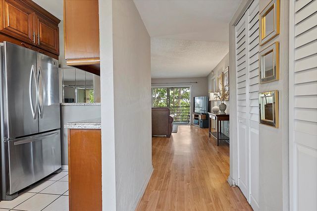 9370 Sunrise Lakes Boulevard 304, Sunrise, FL 33322