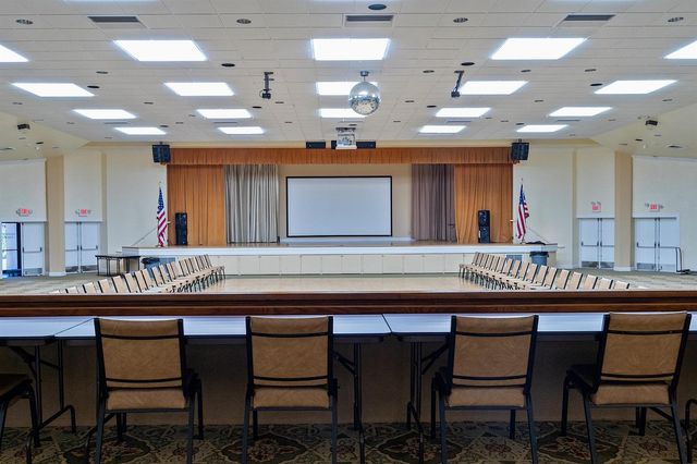 9370 Sunrise Lakes Boulevard 304, Sunrise, FL 33322