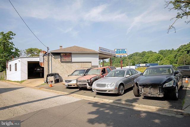 6233 BELAIR RD, Baltimore, MD 21206