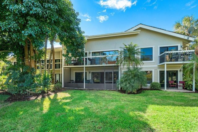 11863 Wimbledon Circle 444, Wellington, FL 33414