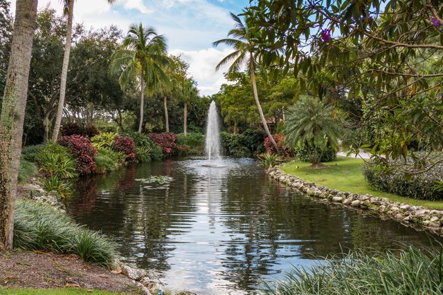 11863 Wimbledon Circle 444, Wellington, FL 33414