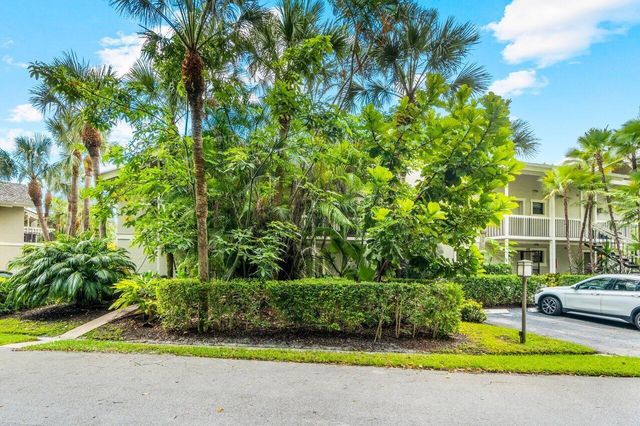 11863 Wimbledon Circle 444, Wellington, FL 33414